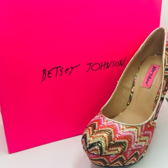 BETSEY JOHNSON 'Vale' Fabric Platform Heel Pump - Picture 6 of 6